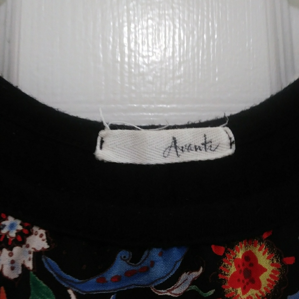 Avanti blouse - Picture 2 of 3